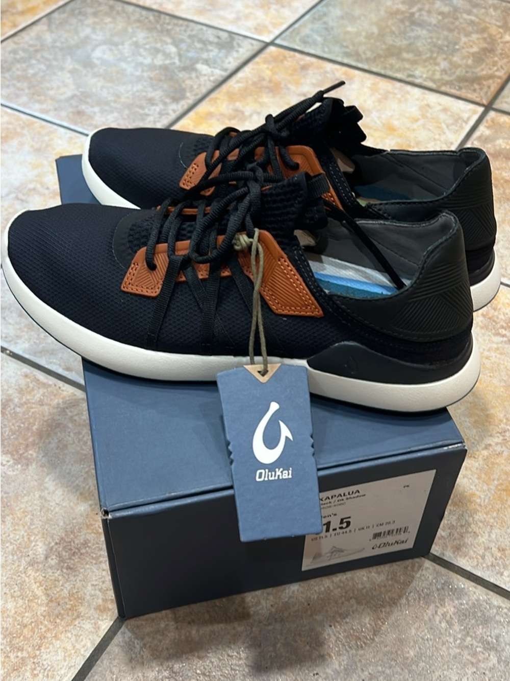 OluKai Men's kapalua golf shoes